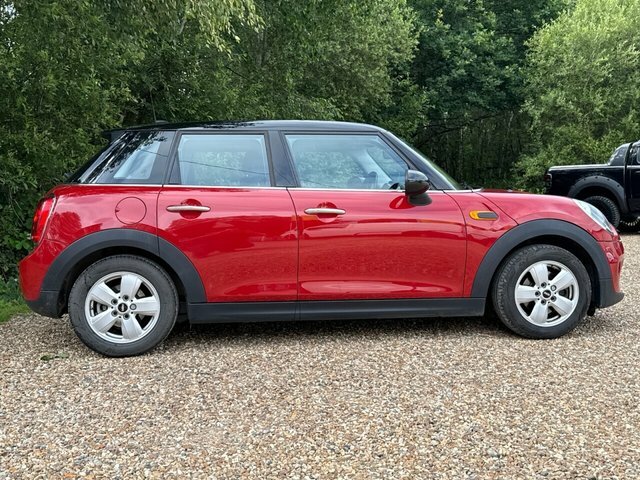 Mini Hatch Cooper D Hatchback DL17YFU Red #6