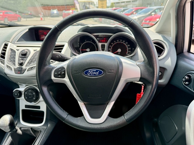 Ford Fiesta 1.6 Titanium Black #27