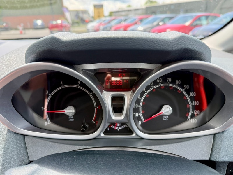 Ford Fiesta 1.6 Titanium Black #16