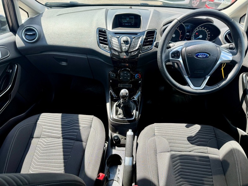 Ford Fiesta Zetec 20 Taxbluetoothisofix Black #2