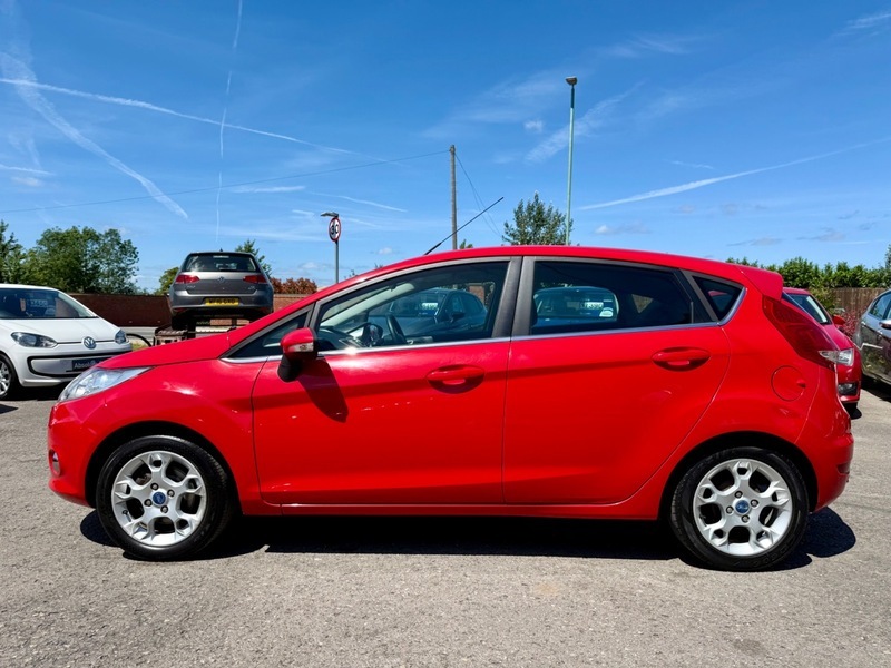 Ford Fiesta Zetec Red #4