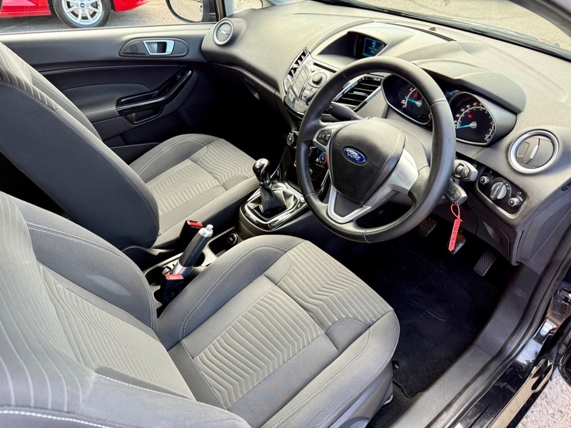 Ford Fiesta Zetec Black #5