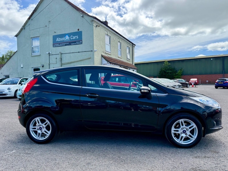 Ford Fiesta Zetec Black #4