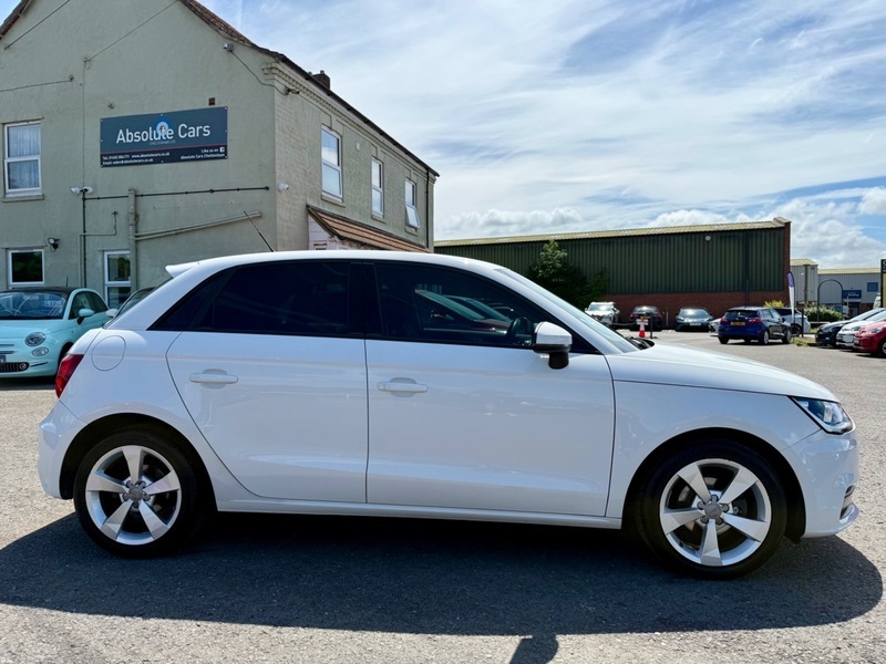 Audi A1 Sportback Tfsi Sport White #4