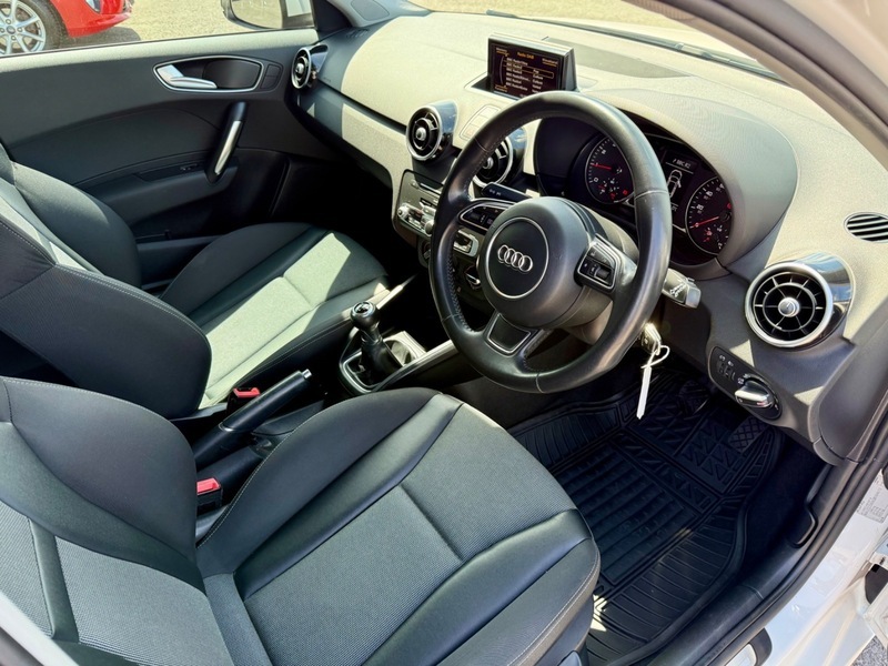 Audi A1 Sportback Tfsi Sport White #5