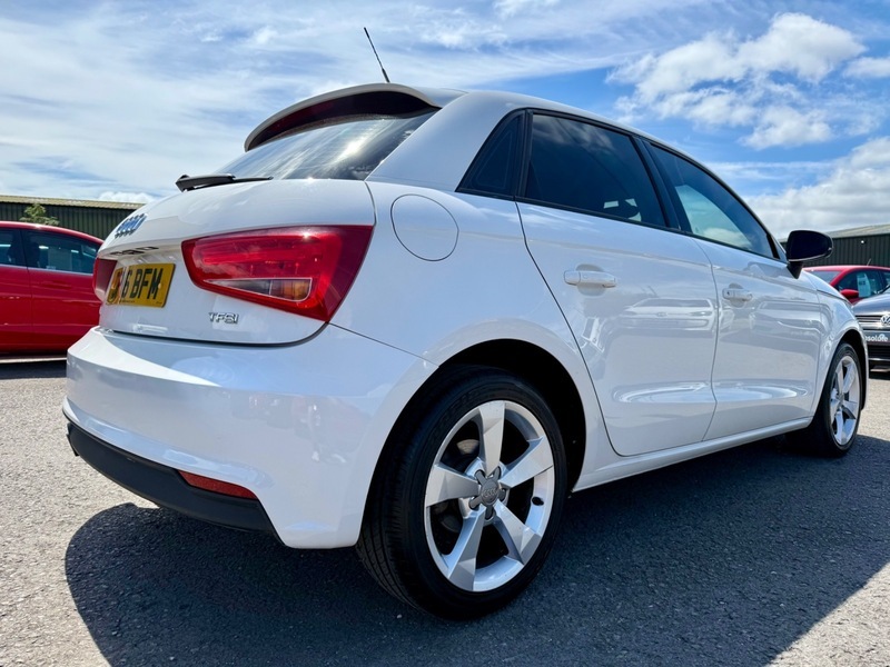 Audi A1 Sportback Tfsi Sport White #6