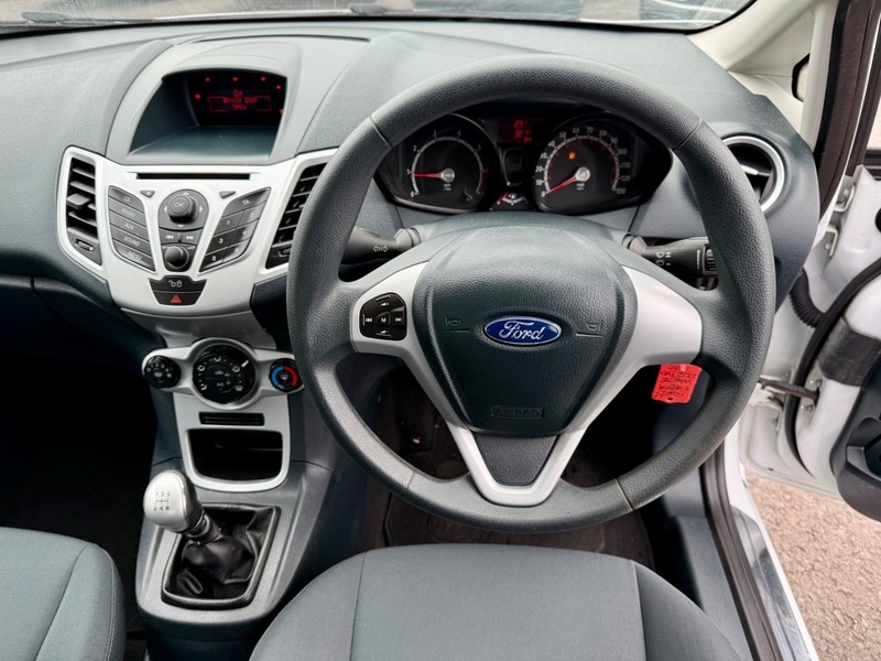 Ford Fiesta Edge White #4