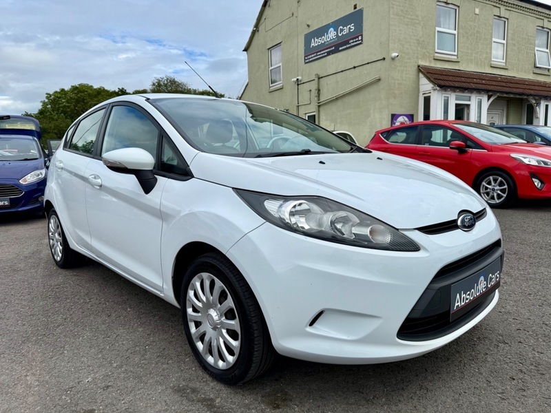 Ford Fiesta Edge White