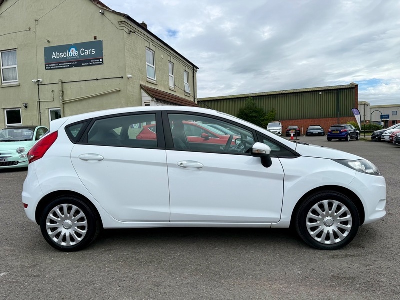Ford Fiesta Edge White #2