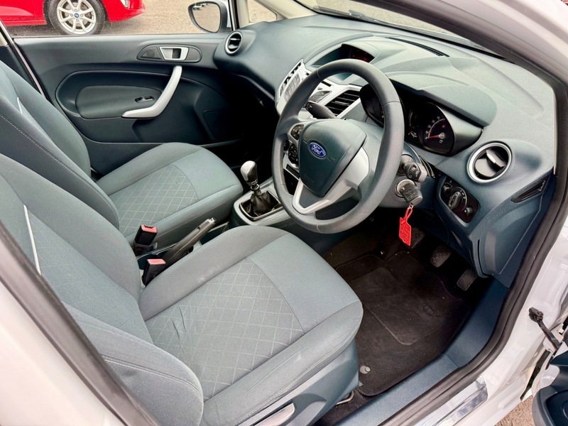 Ford Fiesta Edge White #3