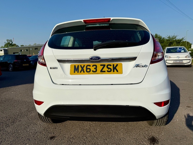 Ford Fiesta Zetec White #6