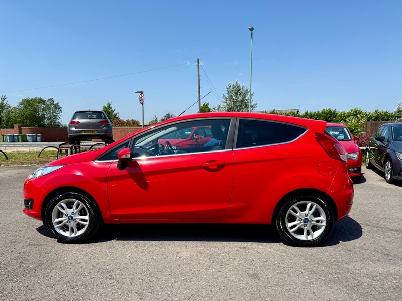 Ford Fiesta Zetec Red #4