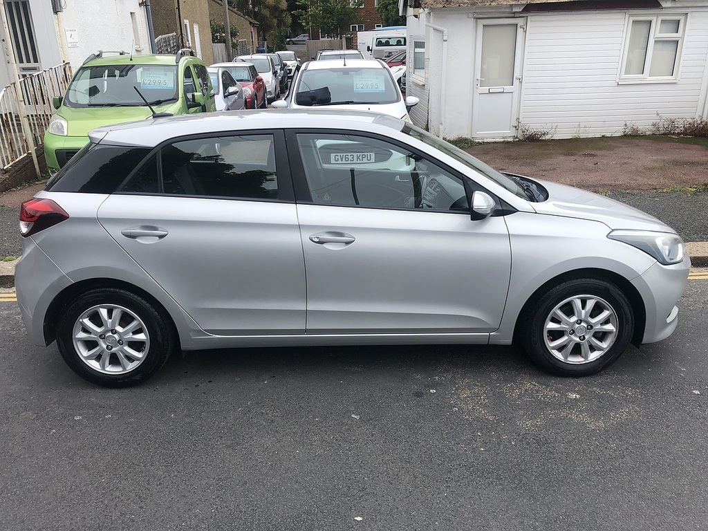 Hyundai I20 Se Silver #2