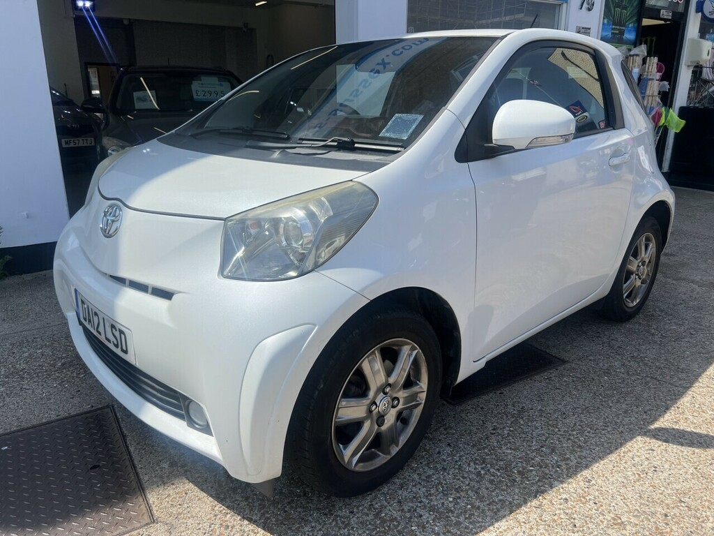 Toyota IQ Vvt-i 2 White #6