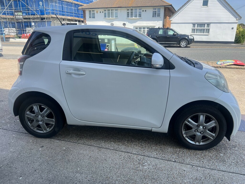 Toyota IQ Vvt-i 2 White #2