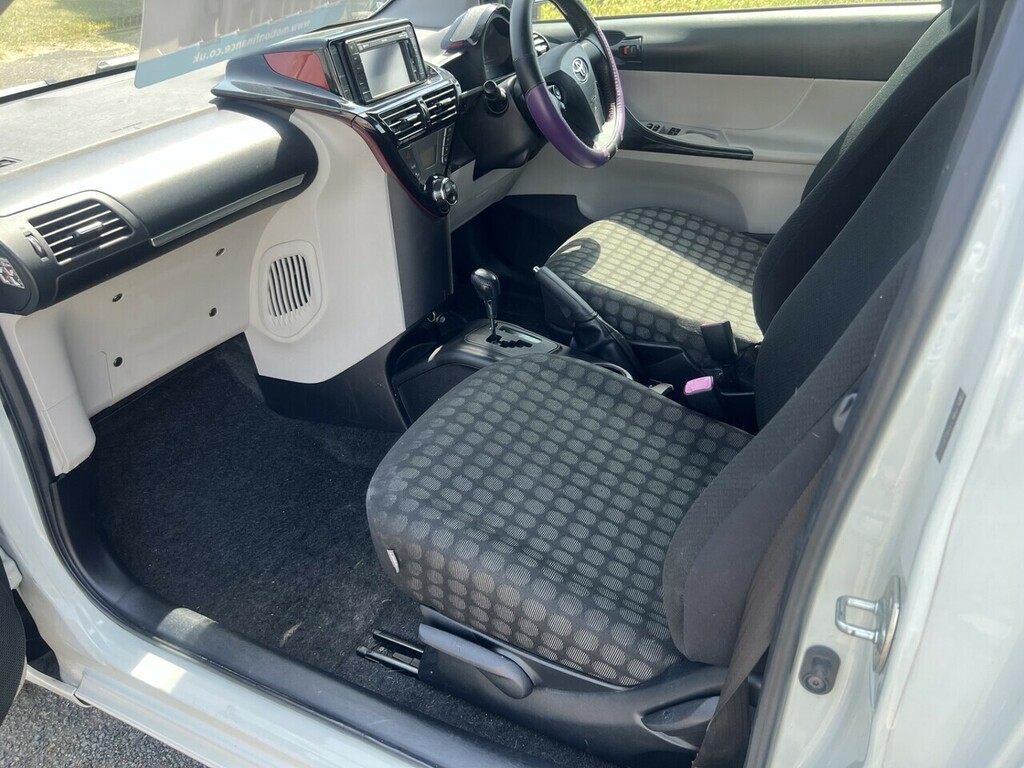 Toyota IQ 2 Black #10