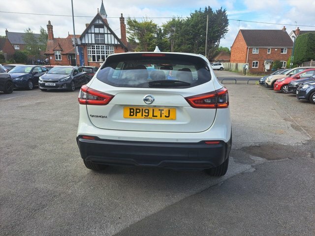 Nissan Qashqai 1.5 Dci Acenta Premium Suv Euro BP19LTJ White #6