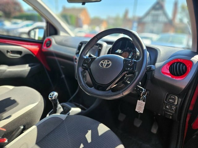Toyota Aygo 1.0 Vvt-i X-play Hatchback Euro Red #2