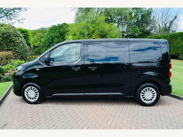 Toyota PROACE Panel Van 1.5D Icon Medium Panel Van Mwb Euro 6 S Black #2