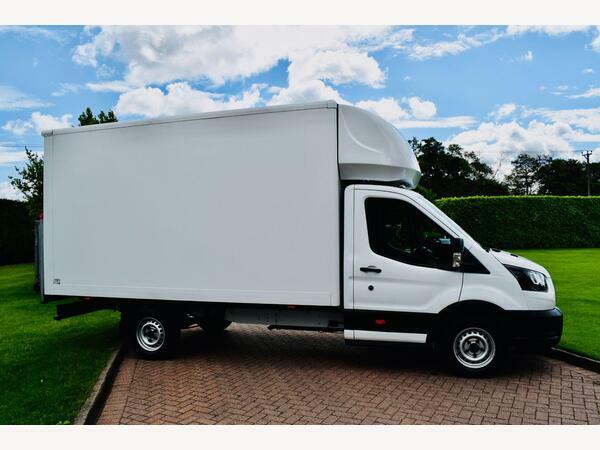 Ford Transit Custom Luton 2.0 350 Luton Fwd L4 Euro 6 DP24HJZ White #3