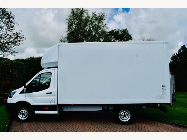 Ford Transit Custom Luton 2.0 350 Luton Fwd L4 Euro 6 DP24HJZ White #2