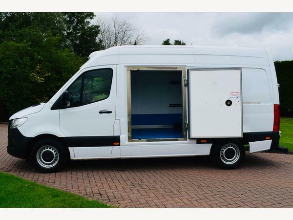 Mercedes-Benz Sprinter Temperature Controlled 317 Temperature Controlled White #3