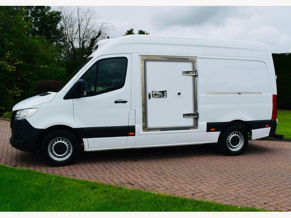 Mercedes-Benz Sprinter Temperature Controlled 317 Temperature Controlled White #2
