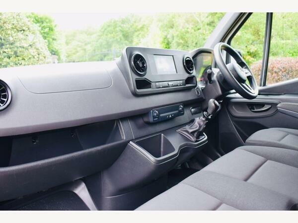 Mercedes-Benz Sprinter Temperature Controlled 317 Temperature Controlled White #5