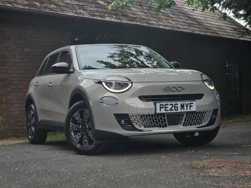 Fiat 600 1.2 Hybrid 48V Icon Edct-6 #2