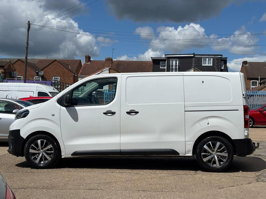 Toyota PROACE 1.5D Icon Medium Panel Van Mwb Euro 6 6Dr #4