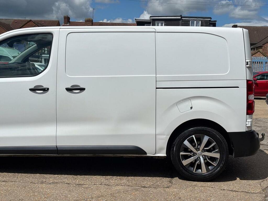 Toyota PROACE 1.5D Icon Medium Panel Van Mwb Euro 6 6Dr #6