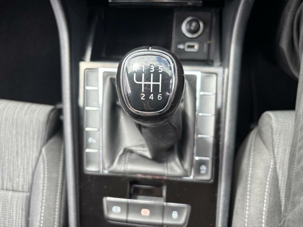 Skoda Superb 2.0 Tdi Scr 150Ps Blue #18