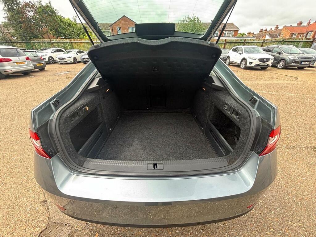 Skoda Superb 2.0 Tdi Scr 150Ps Blue #13