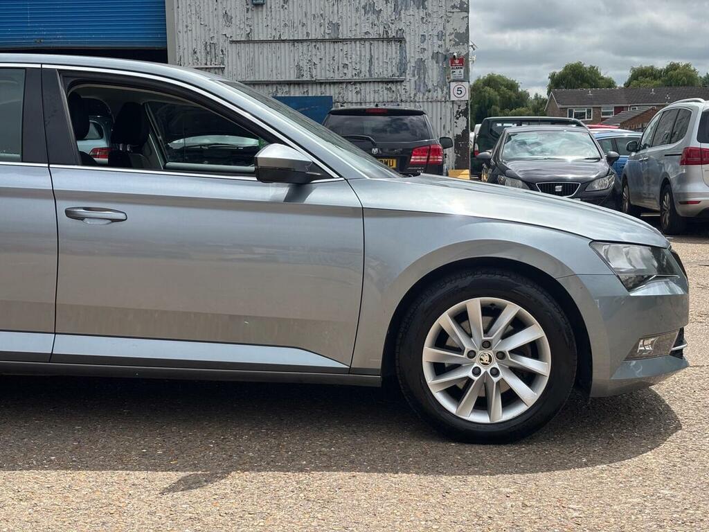 Skoda Superb 2.0 Tdi Scr 150Ps Blue #8