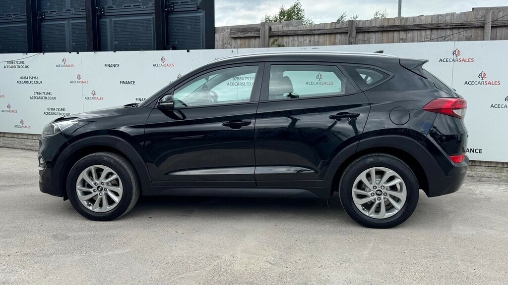 Hyundai Tucson Suv 2.0 Crdi Blue Drive Se Nav Euro 6 Ss 2 EO67XOB Black #5