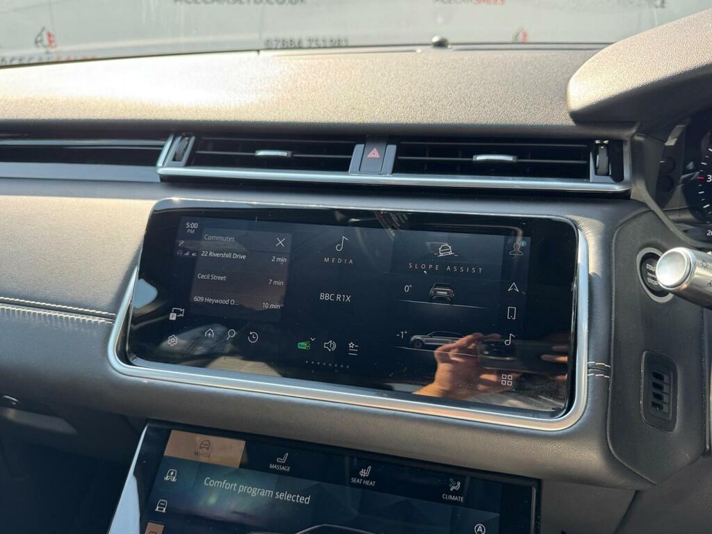 Land Rover Range Rover Velar 5.0 P550 Dynamic Edition Black #24