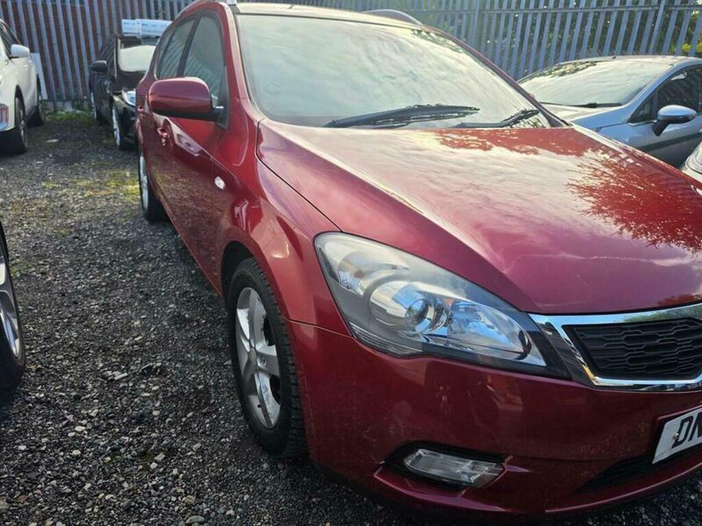 Kia Ceed 1.6 Crdi 2 Sports Wagon Euro 5 Red