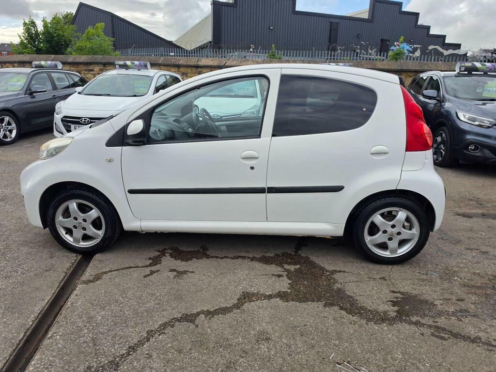 Peugeot 107 Hatchback Red #11