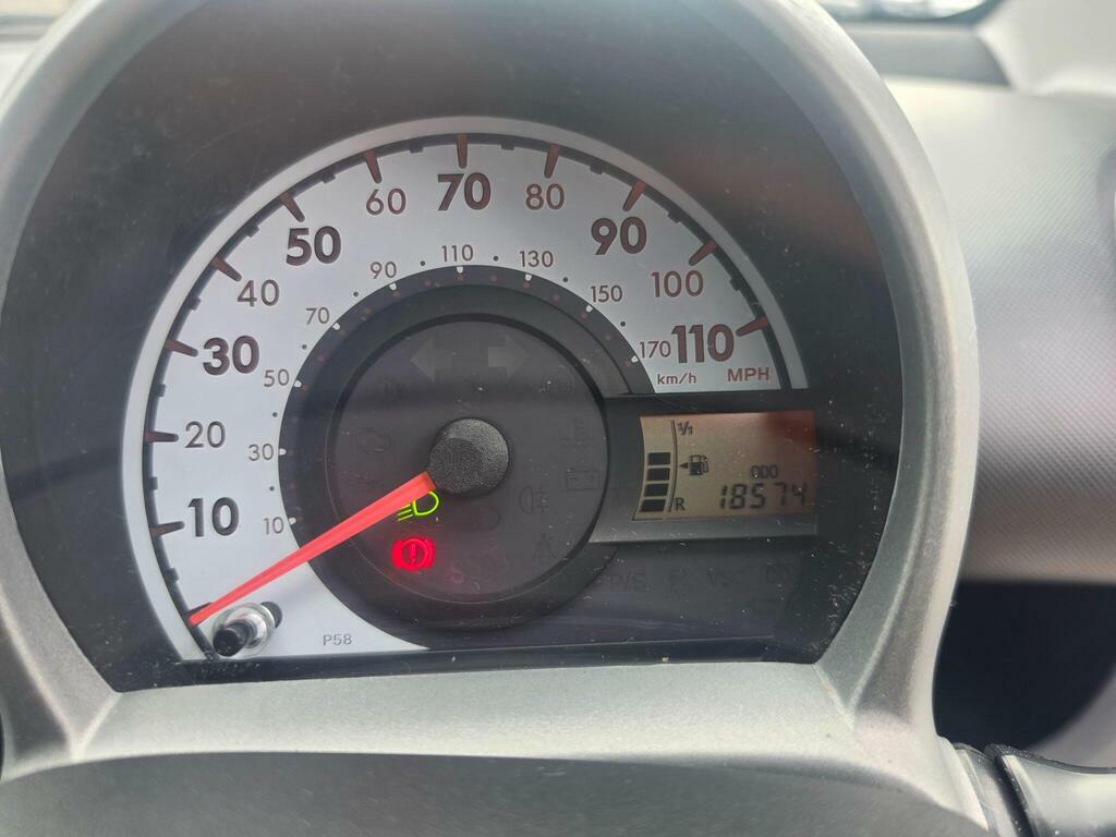 Peugeot 107 1.0 12V Envy Euro 5 White #6