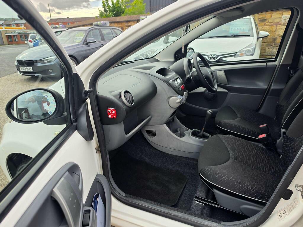 Peugeot 107 Hatchback Red #9