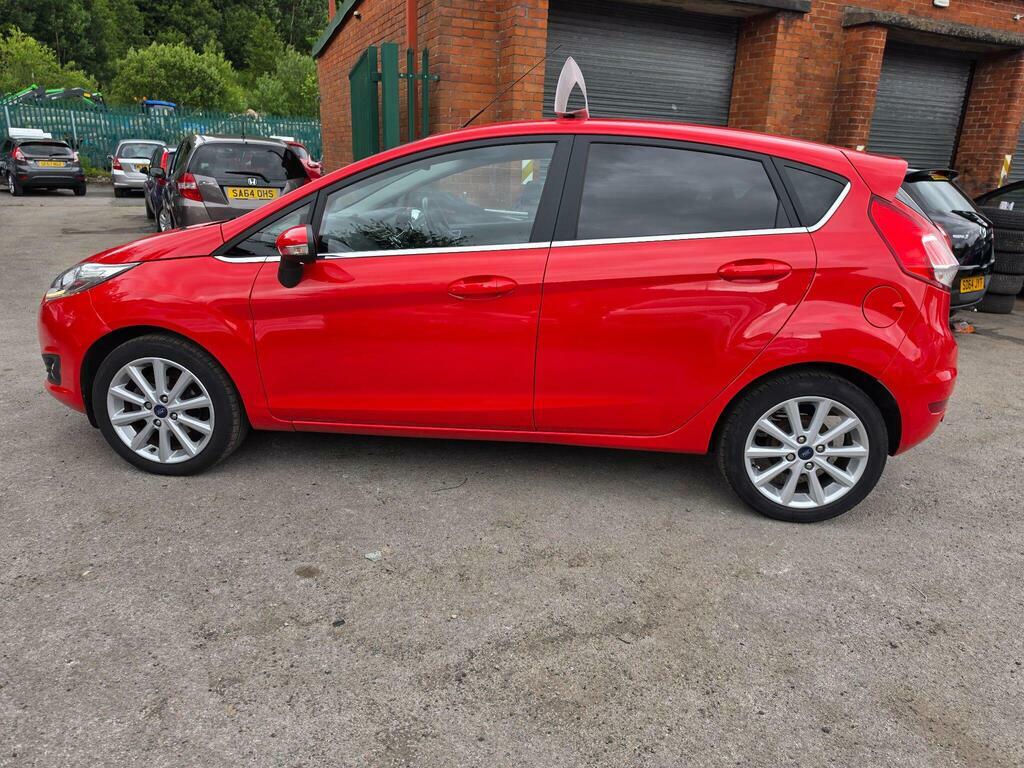 Ford Fiesta Zetec White #14