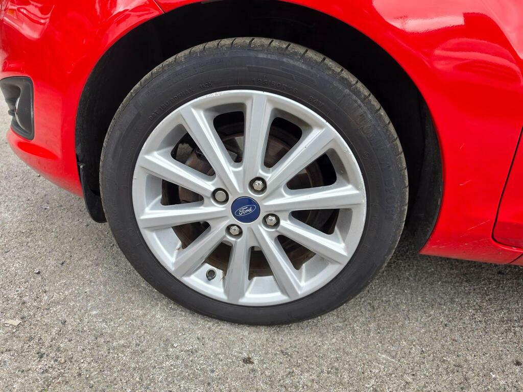 Ford Fiesta Zetec White #9