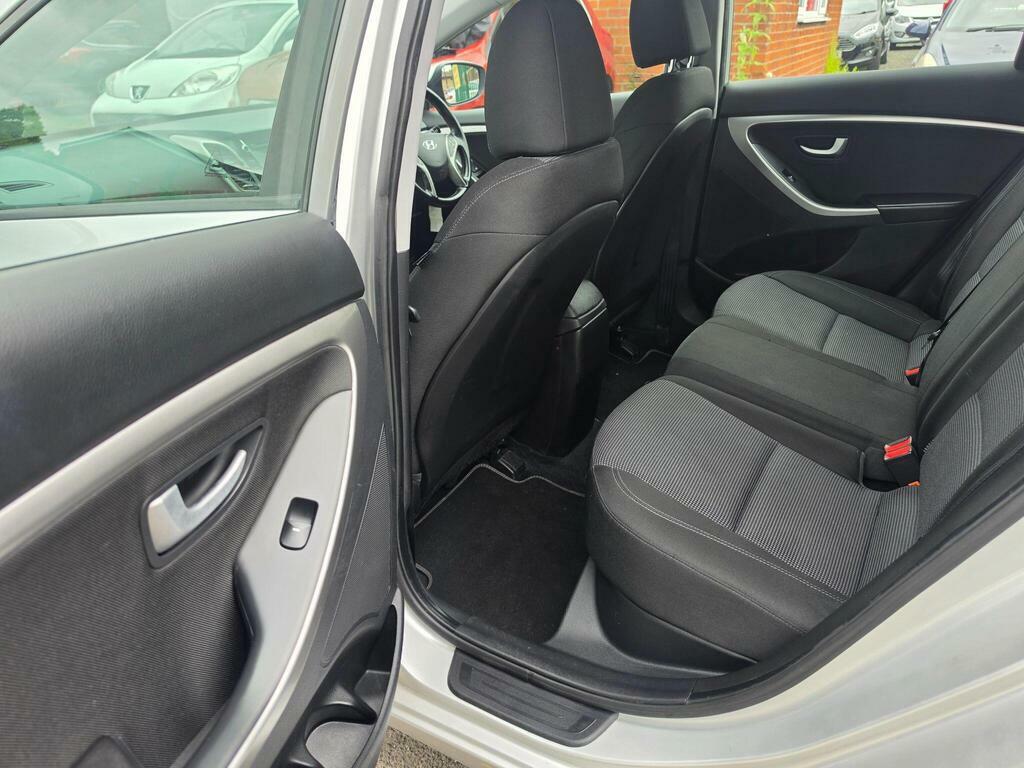 Hyundai I30 Crdi Blue Drive Active White #11