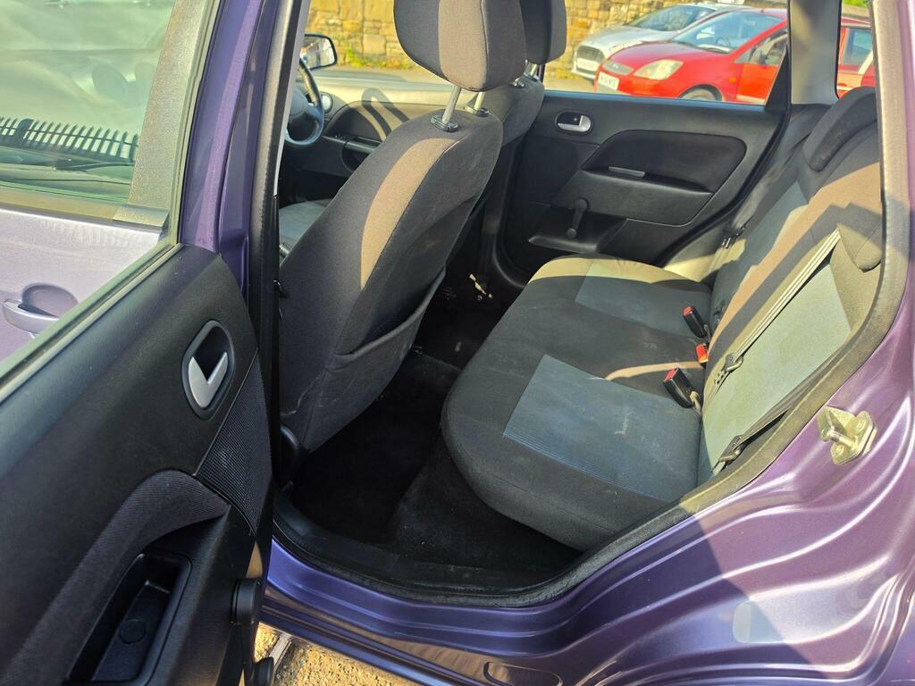 Ford Fiesta Style Climate 16V 5-Door Silver #8