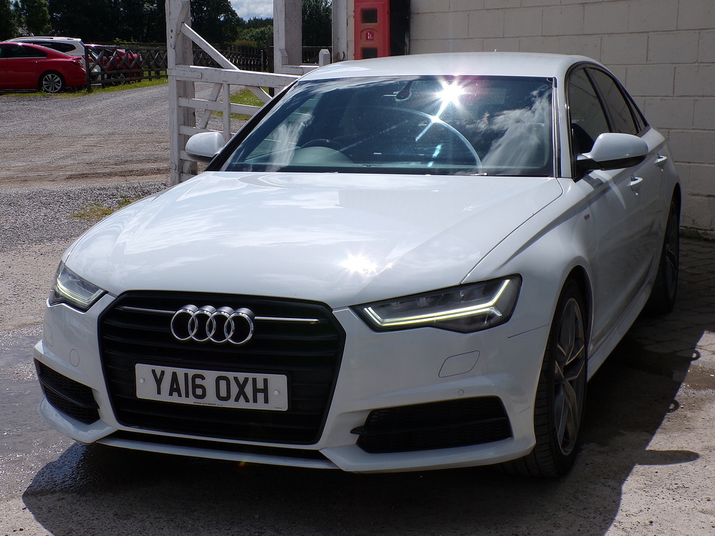 Audi A6 Saloon Tdi Ultra Black Edition YA16OXH White #3