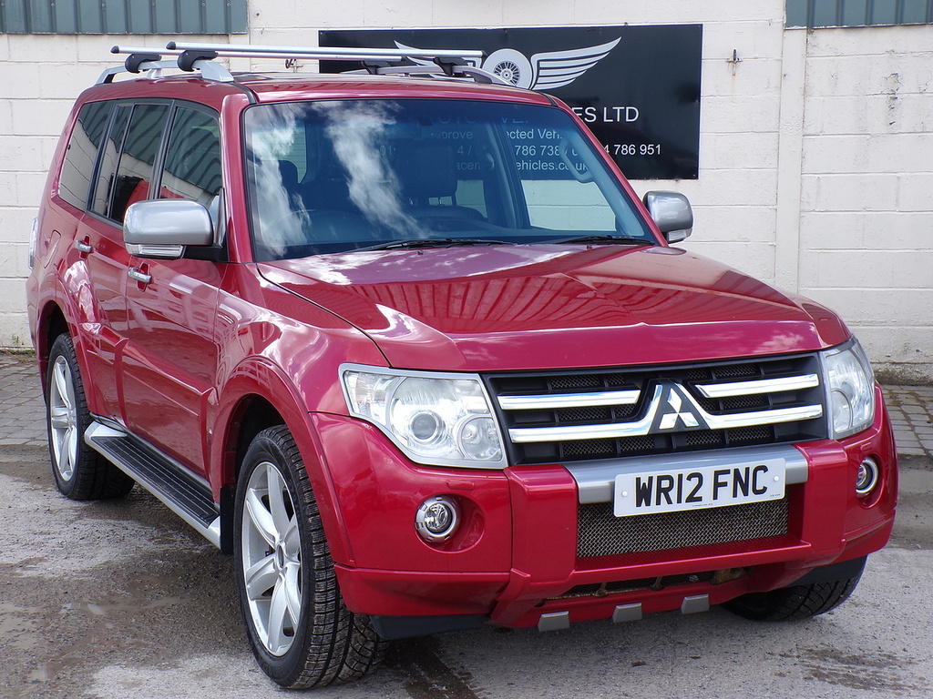 Mitsubishi Shogun Di-dc Diamond Red