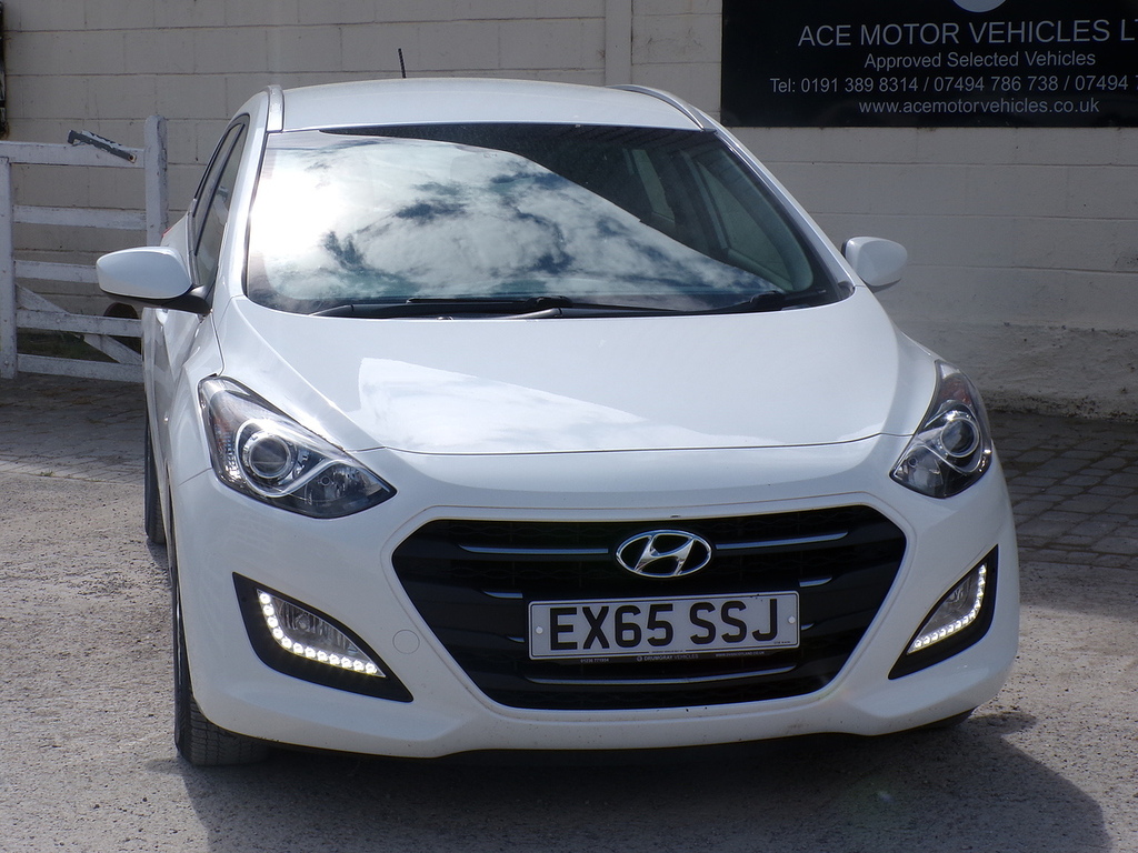 Hyundai I30 Crdi Blue Drive Se EX65SSJ White #3
