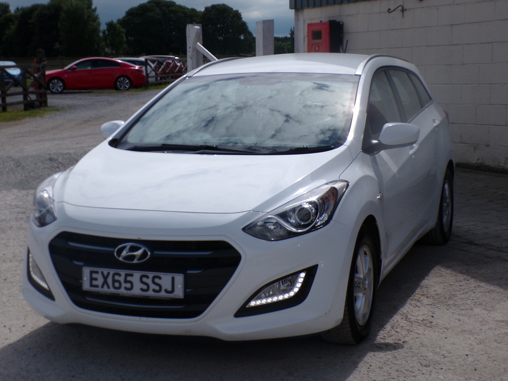 Hyundai I30 Crdi Blue Drive Se EX65SSJ White #4