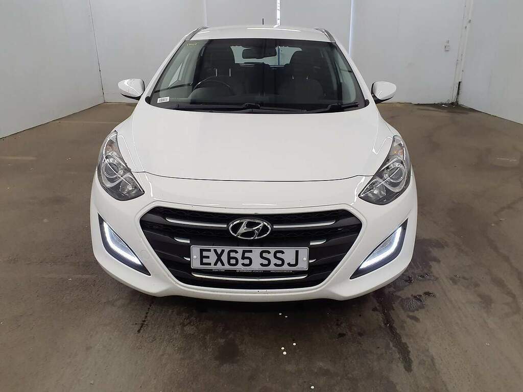 Hyundai I30 Crdi Blue Drive Se White #2
