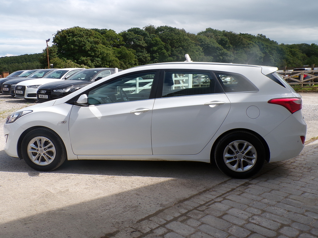 Hyundai I30 Crdi Blue Drive Se EX65SSJ White #6